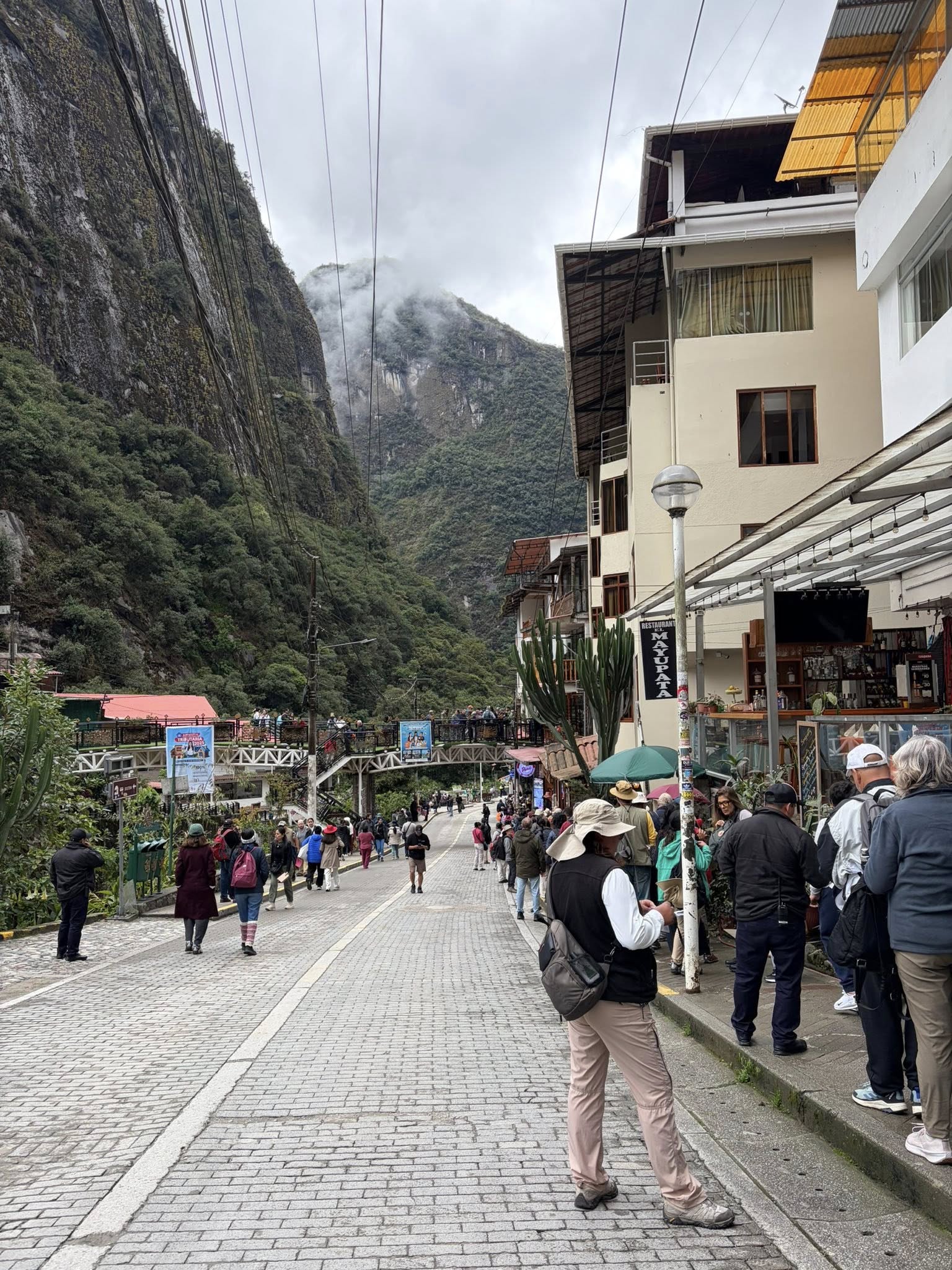 從熱水鎮搭巴士前往馬丘比丘